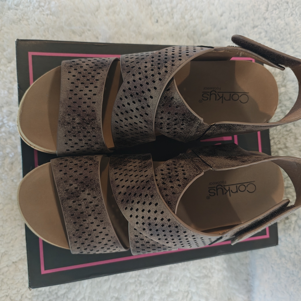 CorkysBoutique Bronze Perforated Stud Wedge Sandal Size 8. Excellent Condition - Picture 5 of 9